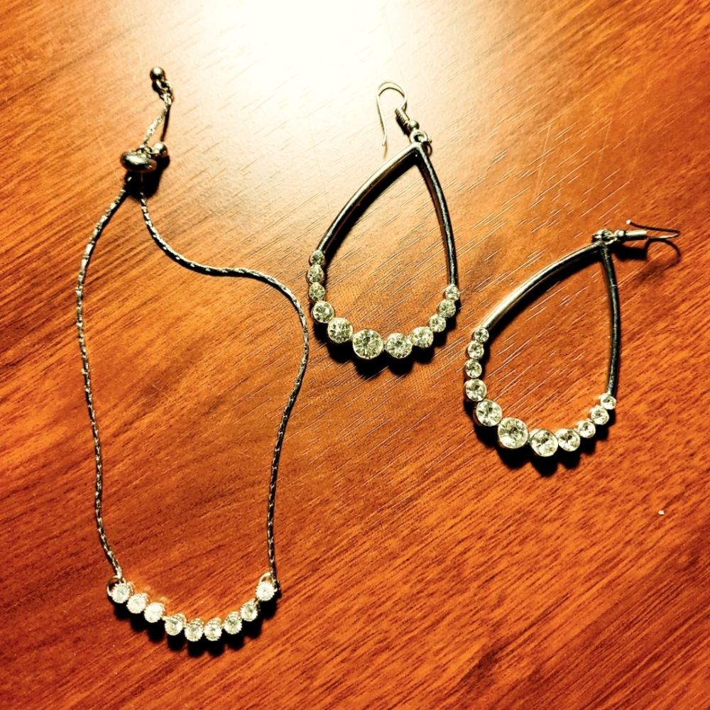 Necklace w/ earrings